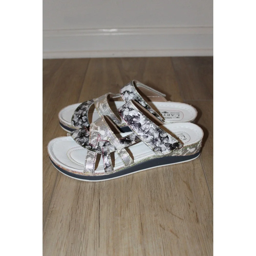 L'Artiste Spring‎ Step Caiman Floral Leather Wedge Slide Sandals Silver White 38